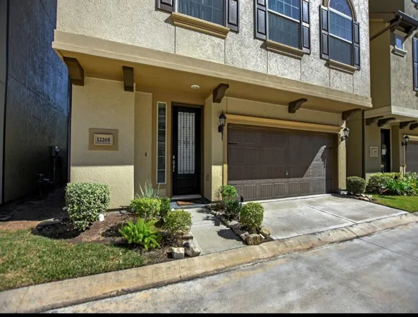 $2,500 | 12265 Oxford Cres Circle, Houston, TX 77082