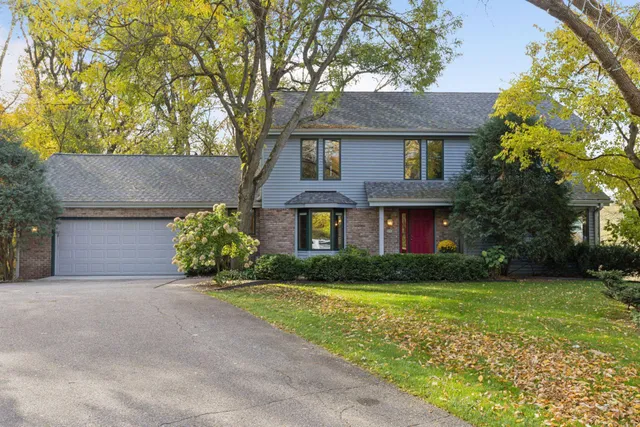 $800,000 | 18305 5th Avenue North, Plymouth, MN 55447