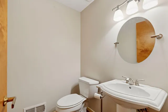 $800,000 | 18305 5th Avenue North, Plymouth, MN 55447