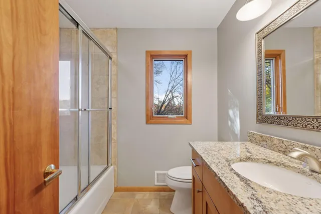 $800,000 | 18305 5th Avenue North, Plymouth, MN 55447