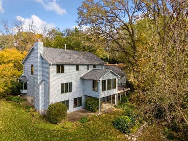 $800,000 | 18305 5th Avenue North, Plymouth, MN 55447