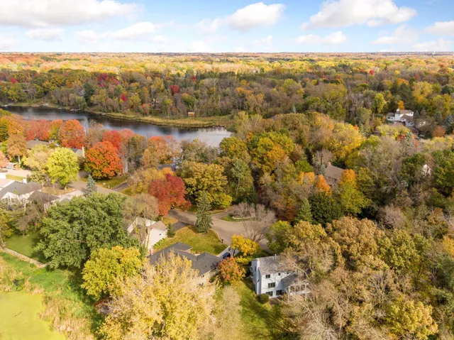 $800,000 | 18305 5th Avenue North, Plymouth, MN 55447