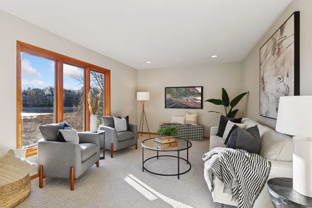 $800,000 | 18305 5th Avenue North, Plymouth, MN 55447