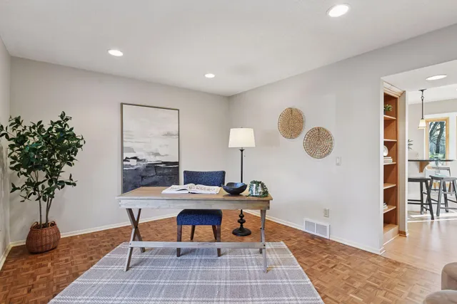 $800,000 | 18305 5th Avenue North, Plymouth, MN 55447