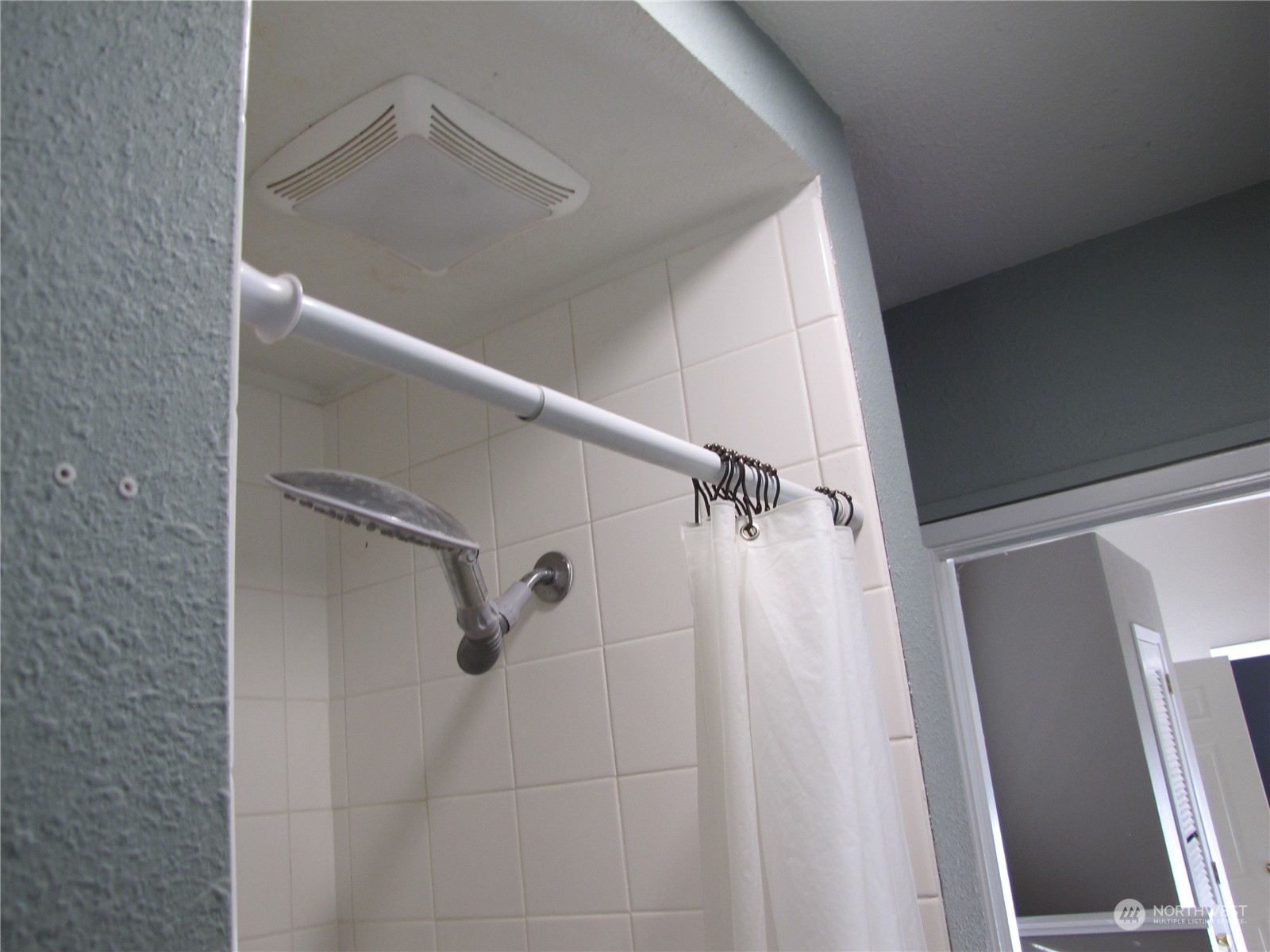 726 Lake Farm Road Port Angeles, WA 98362 - Photo 10 of 24 a bathroom with a shower