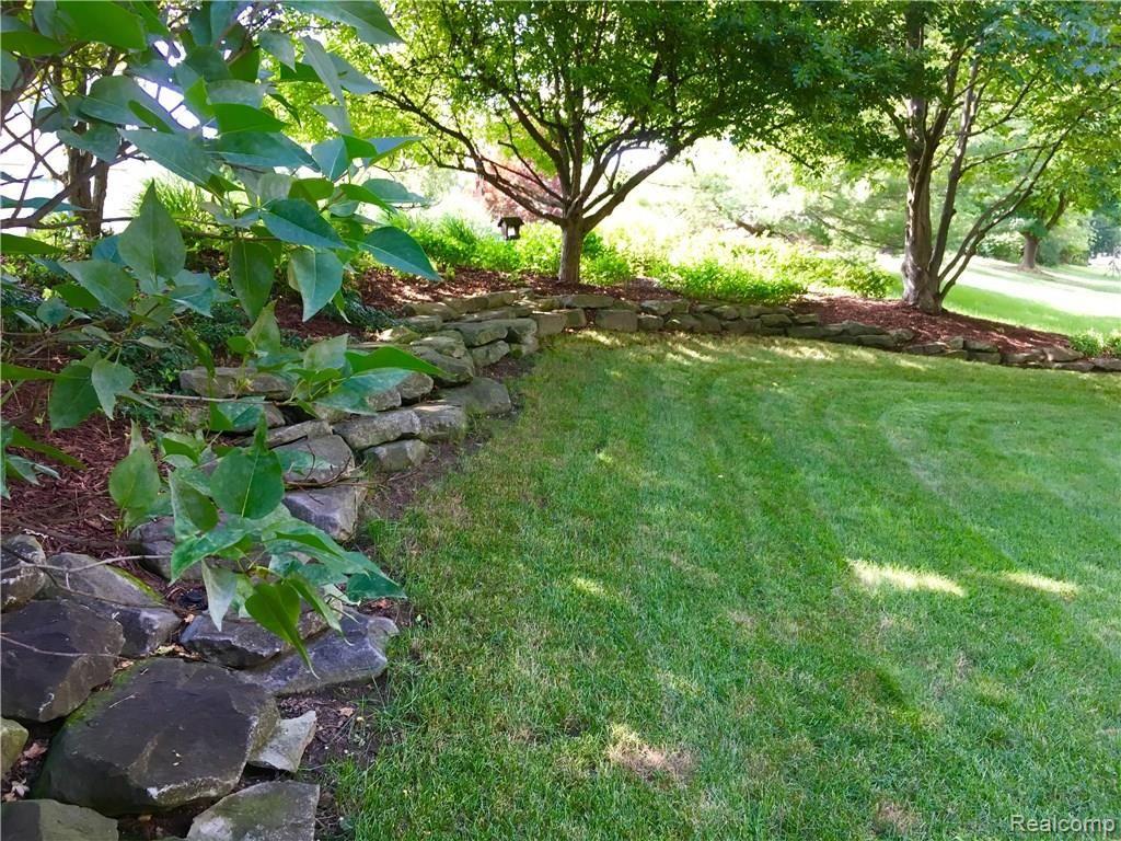 703 Whitney Drive Rochester Hills, MI 48307 - Photo 7 of 46