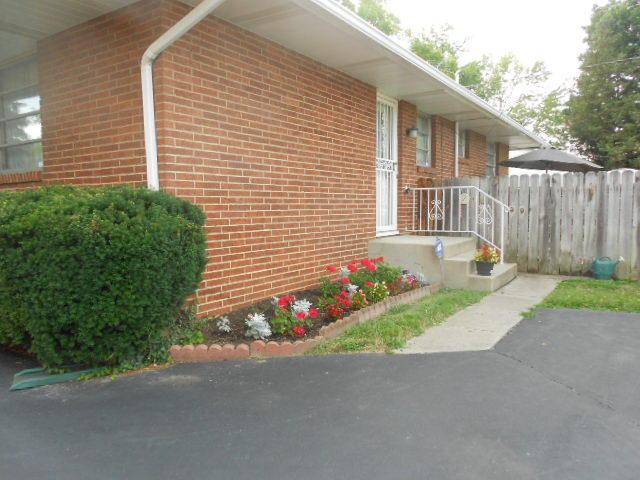 1754 Bostwick Road Columbus, OH 43227 - Photo 3 of 16 Gallery Image 3