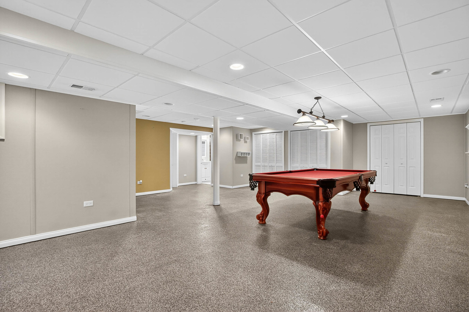 296 Foxford Drive Cary, IL 60013 - Photo 25 of 44 a room with furniture and a table