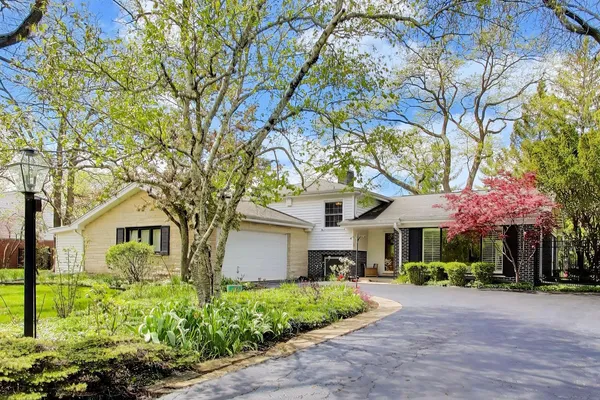 $765,000 | 570 Wilmot Road, Deerfield, IL 60015