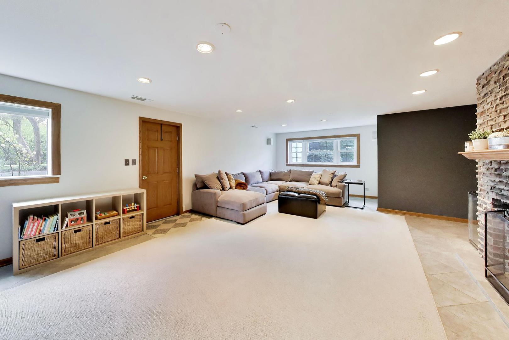 570 Wilmot Road Deerfield, IL 60015 - Photo 11 of 35