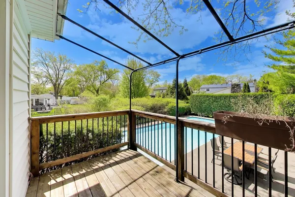 $765,000 | 570 Wilmot Road, Deerfield, IL 60015