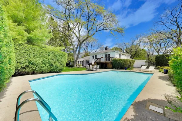 $765,000 | 570 Wilmot Road, Deerfield, IL 60015