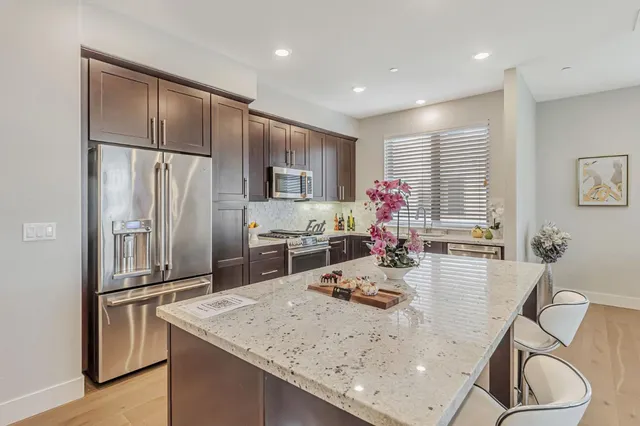 $1,498,000 | 1028 Foster Square Lane, Unit 305, Foster City, CA 94404