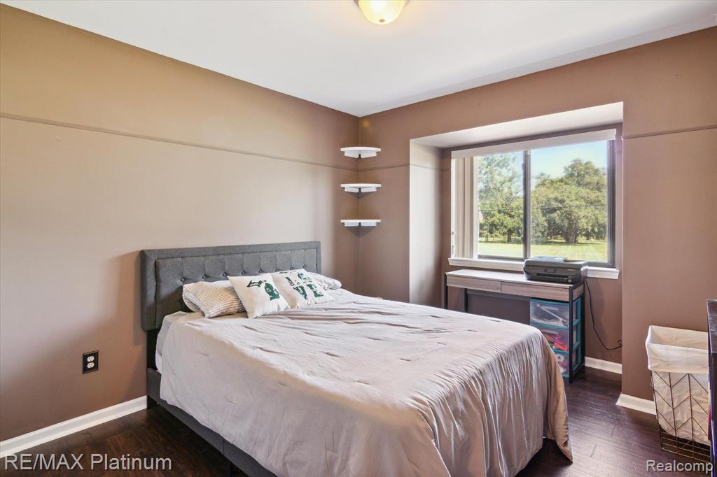 14082 Fenton Road Fenton, MI 48430 - Photo 13 of 24