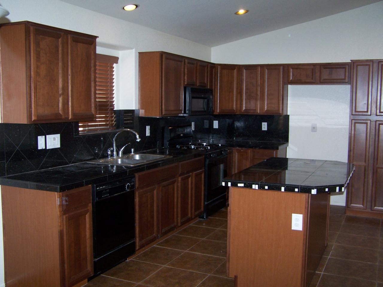 2210 West Peak View Road Phoenix, AZ 85085 - Photo 1 of 3 Granite Tile Kitchen