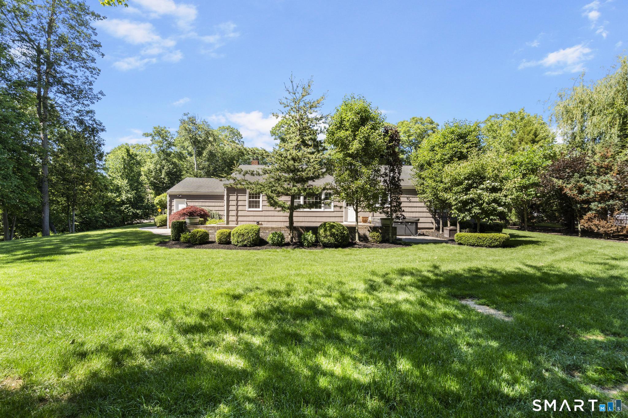 180 Tom Swamp Road Hamden, CT 06518 - Photo 37 of 40