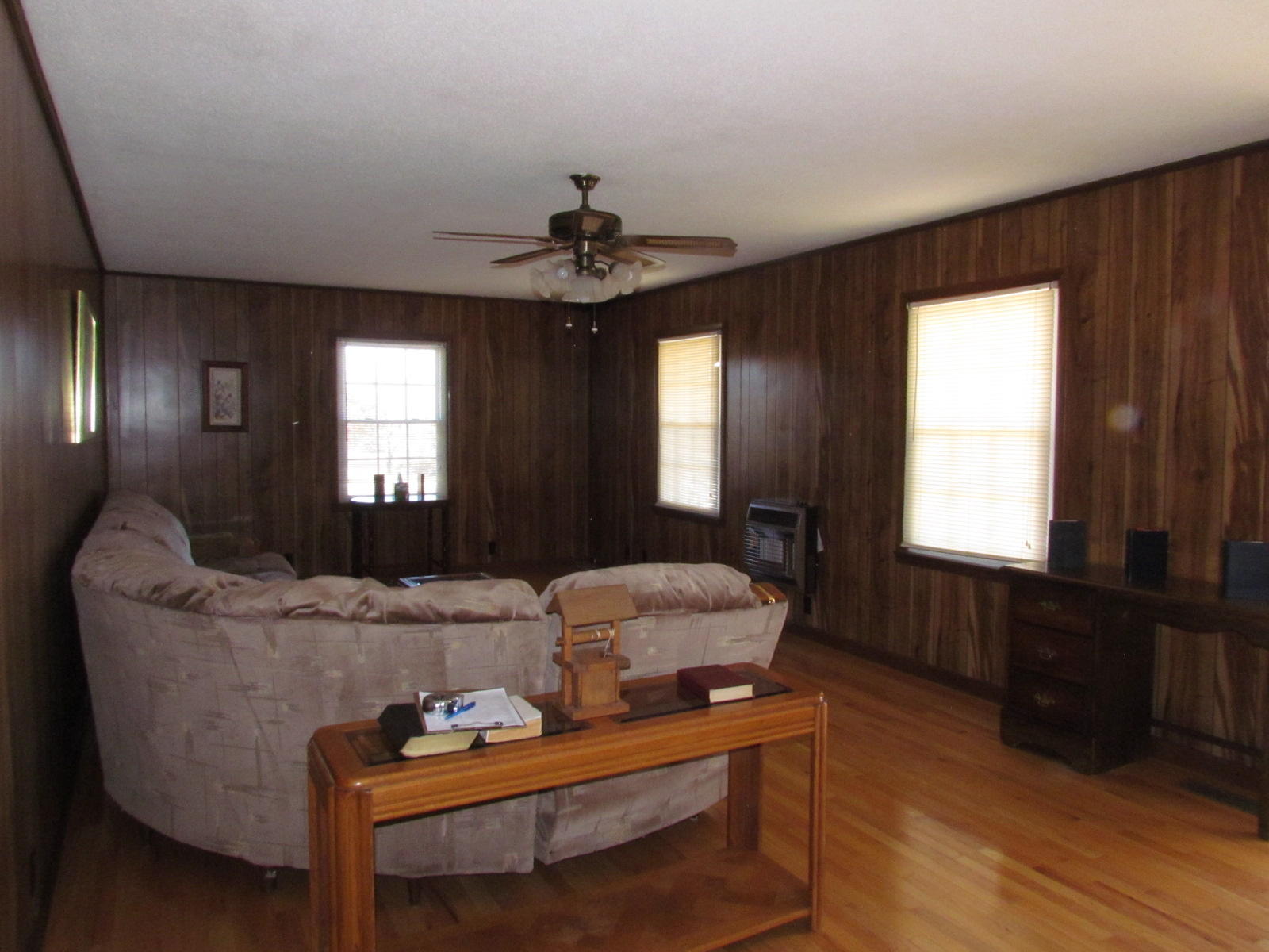 1408 Pryor Ridge Road Tracy City, TN 37387 - Photo 2 of 32 Living room (2).JPG