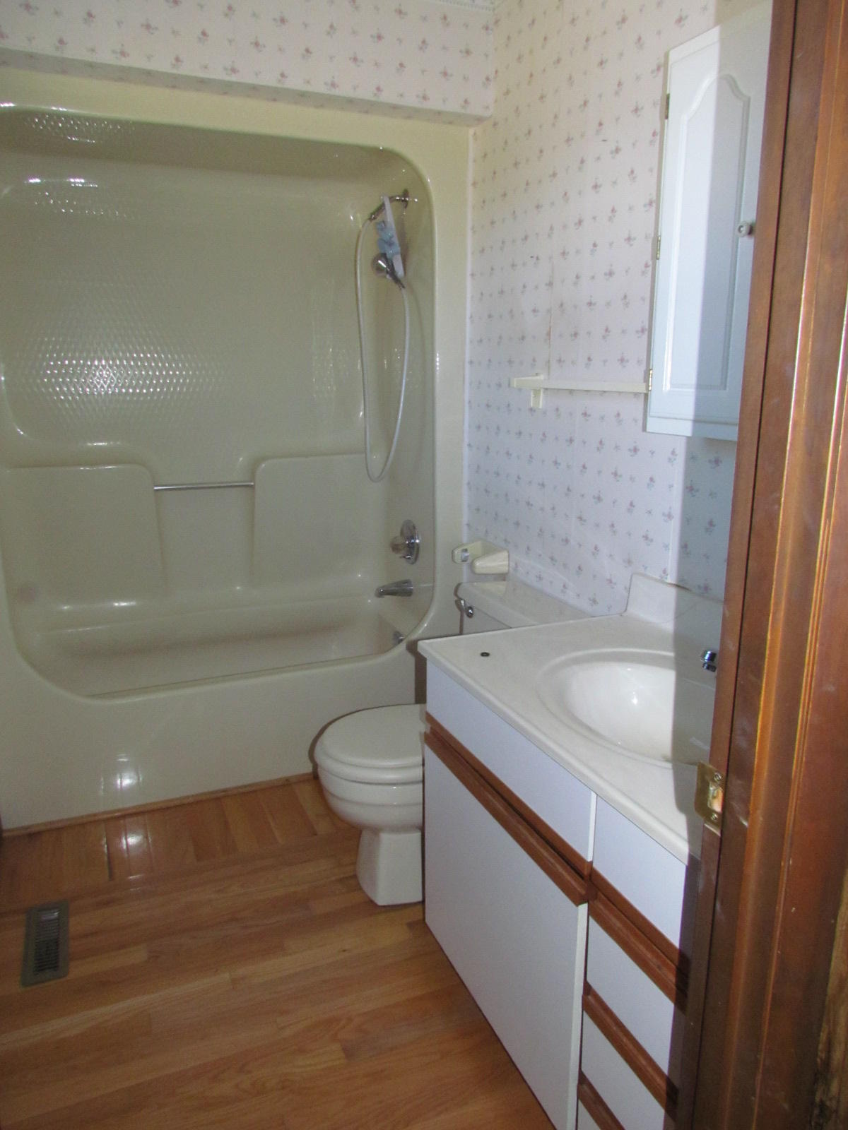 1408 Pryor Ridge Road Tracy City, TN 37387 - Photo 11 of 32 Bath (2).JPG