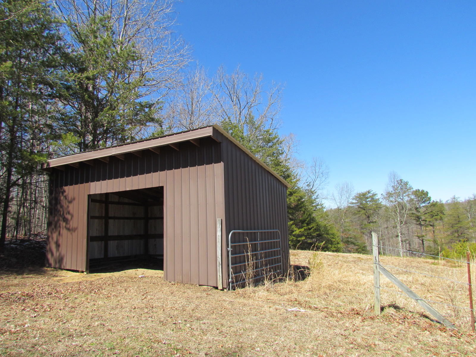 1408 Pryor Ridge Road Tracy City, TN 37387 - Photo 13 of 32 Barn.JPG