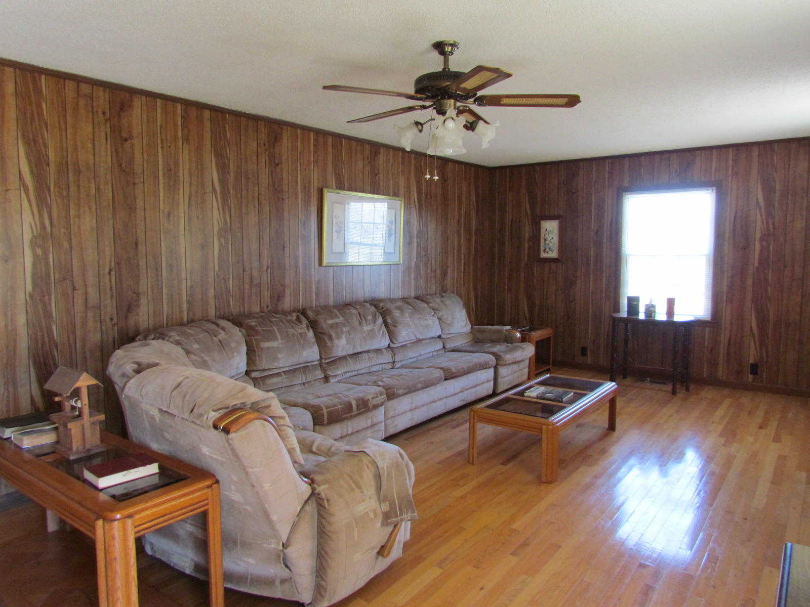 1408 Pryor Ridge Road Tracy City, TN 37387 - Photo 3 of 32 Living room.JPG