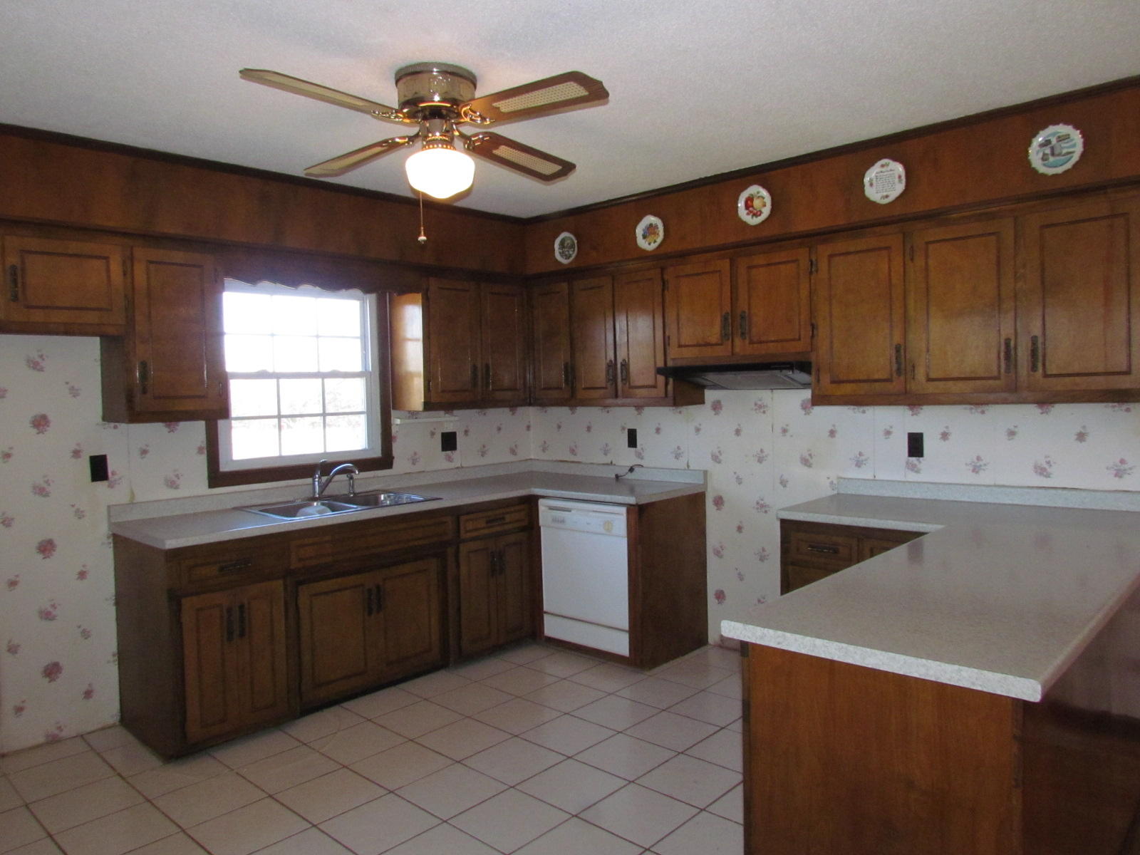1408 Pryor Ridge Road Tracy City, TN 37387 - Photo 5 of 32 Kitchen (2).JPG