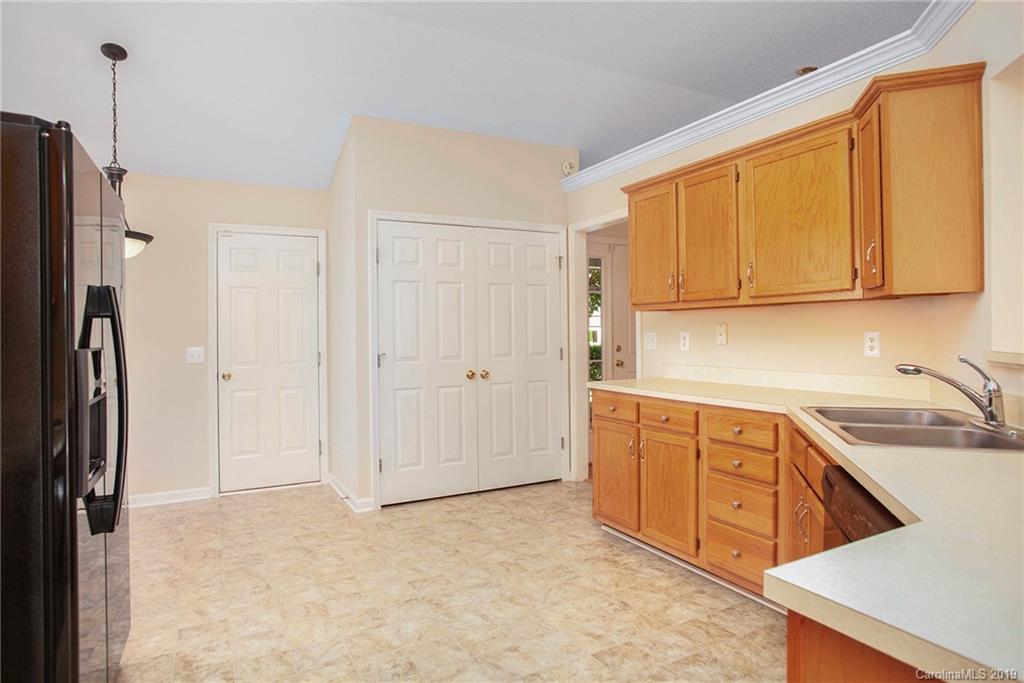 12428 Cardinal Point Road Charlotte, NC 28269 - Photo 8 of 17 Gallery Image 8