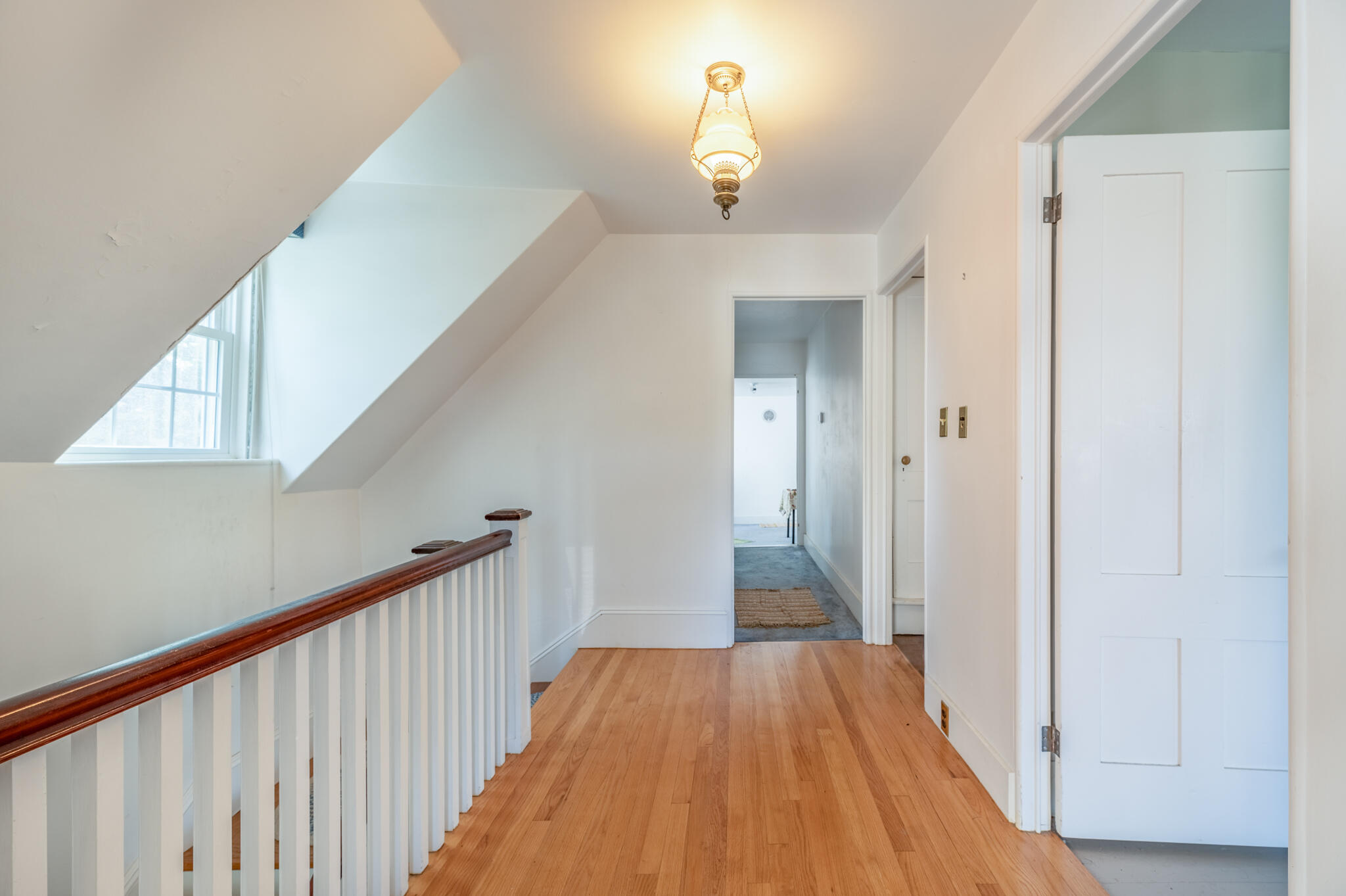 75 Court Street Belfast, ME 04915 - Photo 7 of 8 Hallway