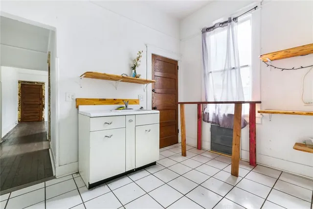 $1,200 | 1925 Arts Street, New Orleans, LA 70117