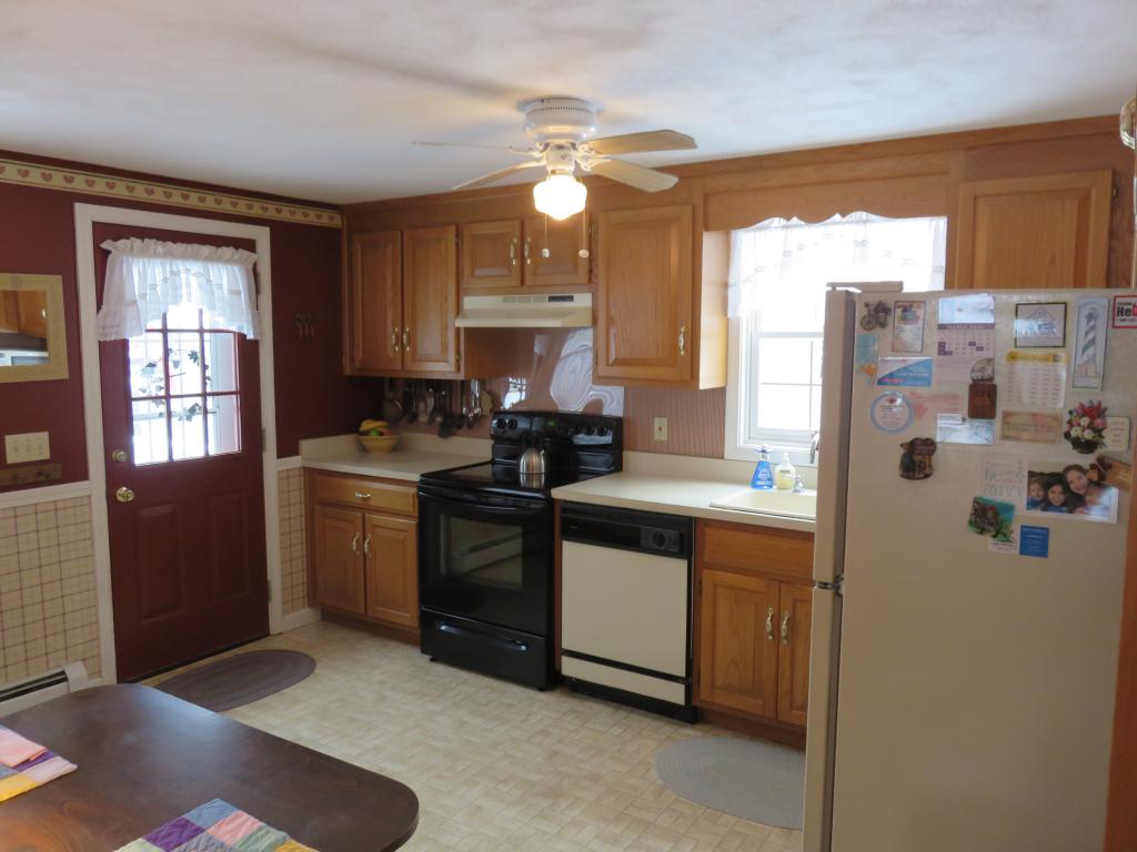 141 Little Mill Road Sandown, NH 03873 - Photo 7 of 22