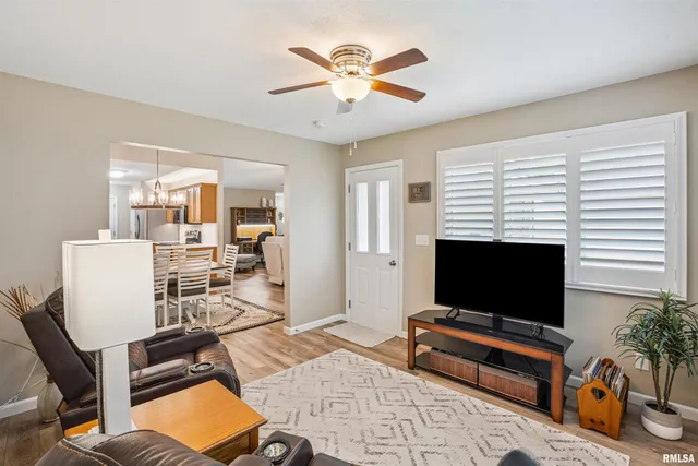 $229,900 | 2037 Villa Pines Circle, Carbon Cliff, IL 61239