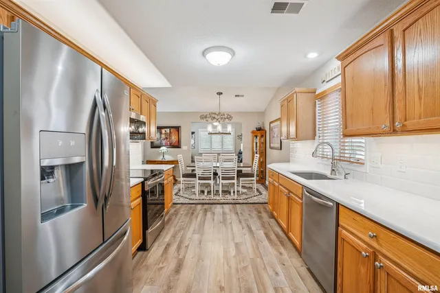 $229,900 | 2037 Villa Pines Circle, Carbon Cliff, IL 61239