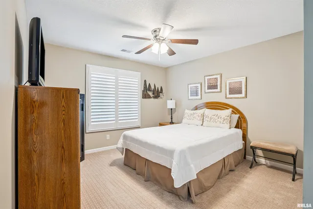 $229,900 | 2037 Villa Pines Circle, Carbon Cliff, IL 61239