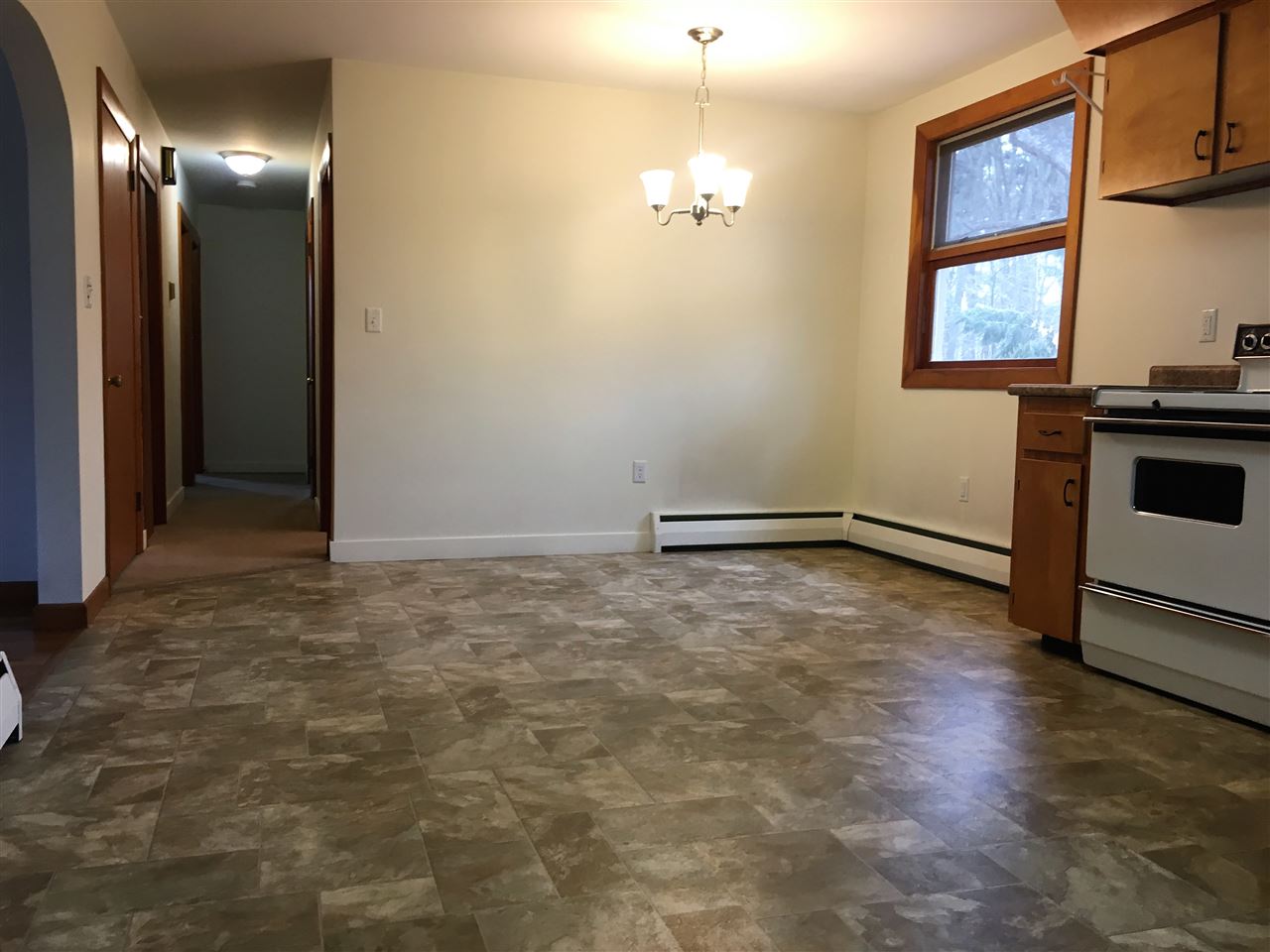290 Old Wellington Road Manchester, NH 03104 - Photo 5 of 18
