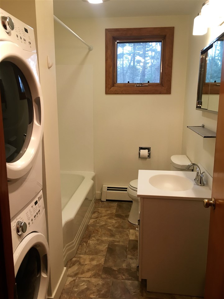 290 Old Wellington Road Manchester, NH 03104 - Photo 6 of 18