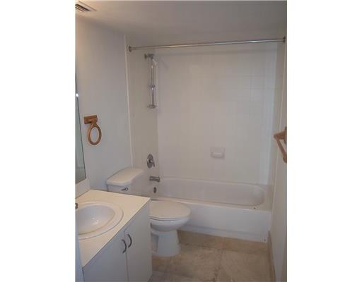 1401 Bay Road, Unit 302 Miami Beach, FL 33139 - Photo 13 of 19 Exterior Front