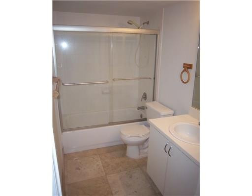 1401 Bay Road, Unit 302 Miami Beach, FL 33139 - Photo 14 of 19 Exterior Front