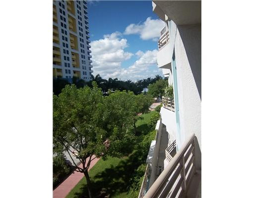 1401 Bay Road, Unit 302 Miami Beach, FL 33139 - Photo 17 of 19 Exterior Front