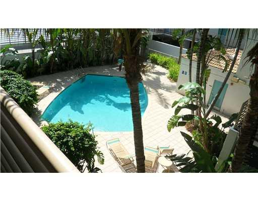 1401 Bay Road, Unit 302 Miami Beach, FL 33139 - Photo 18 of 19 Exterior Front