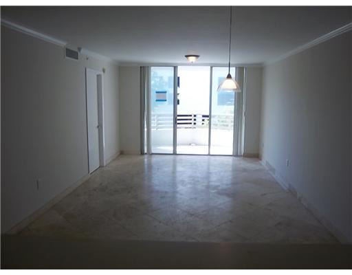 1401 Bay Road, Unit 302 Miami Beach, FL 33139 - Photo 8 of 19 Exterior Front