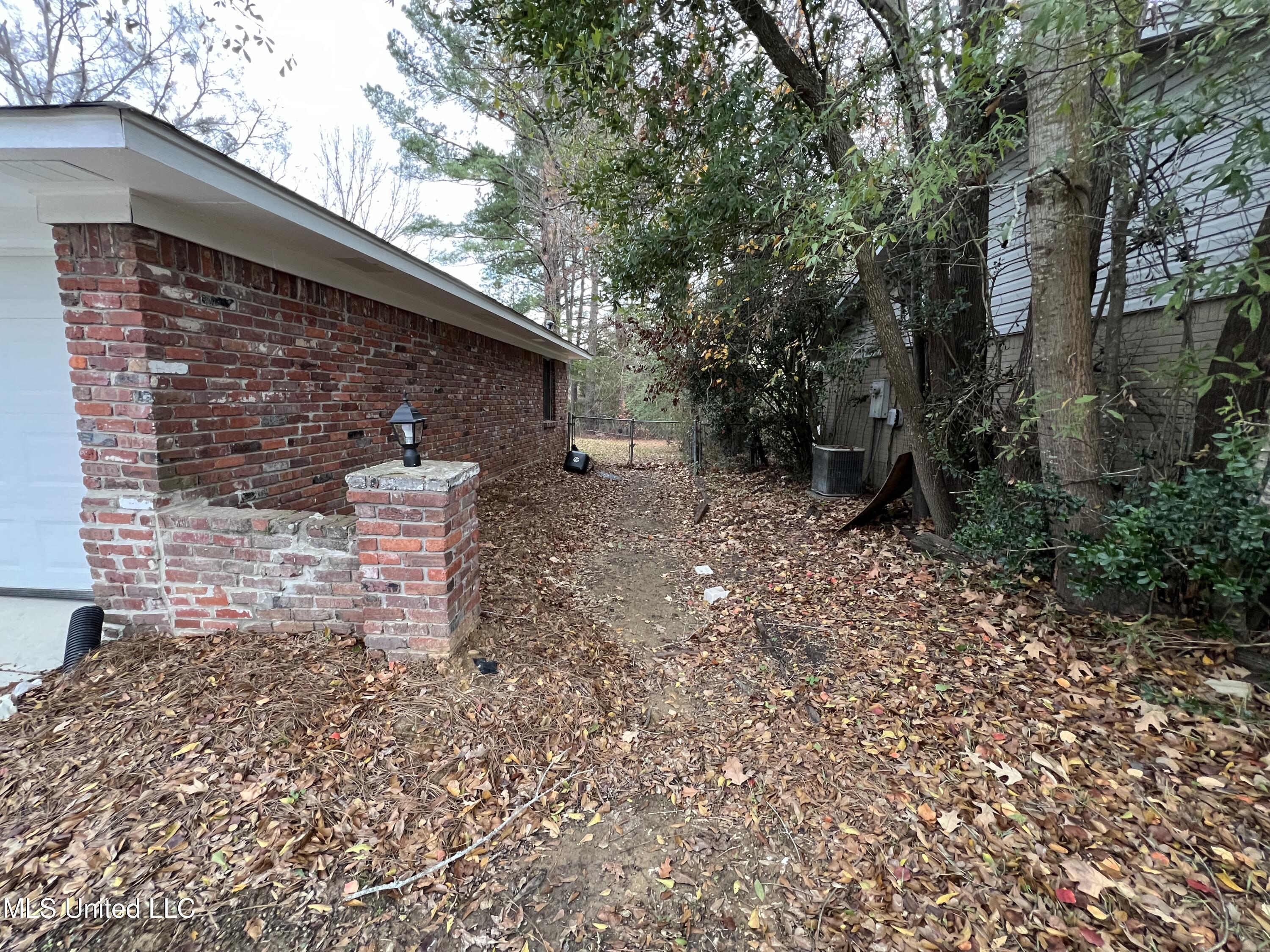 1504 Hawthorne Place Clinton, MS 39056 - Photo 3 of 24 IMG_1790