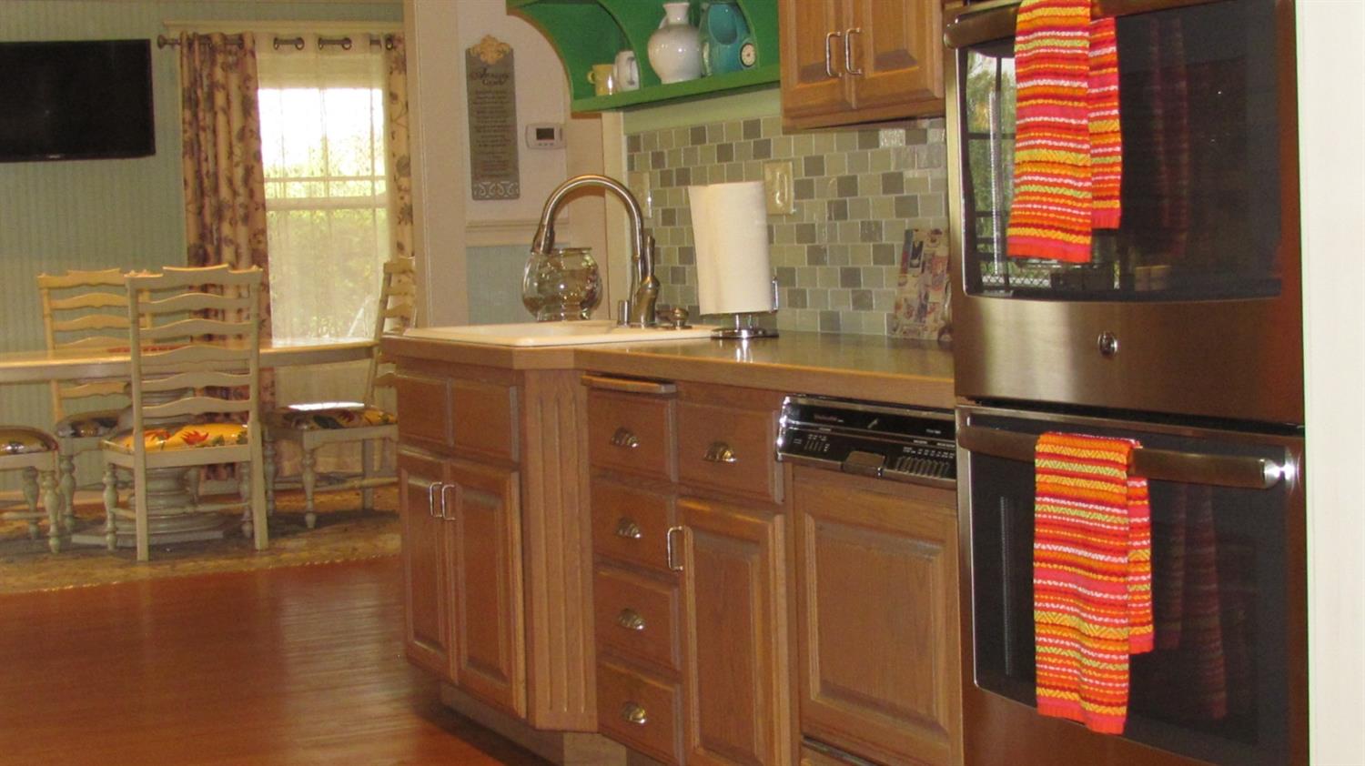 523 North Buttonwillow Avenue Reedley, CA 93654 - Photo 24 of 85 Even a custom built in dishwasher for ease in clean ups.....