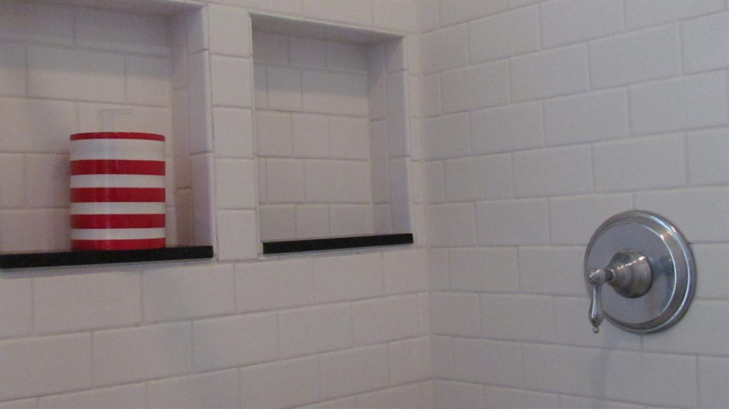 523 North Buttonwillow Avenue Reedley, CA 93654 - Photo 37 of 85 Such attention to detail in this custom walk in shower area