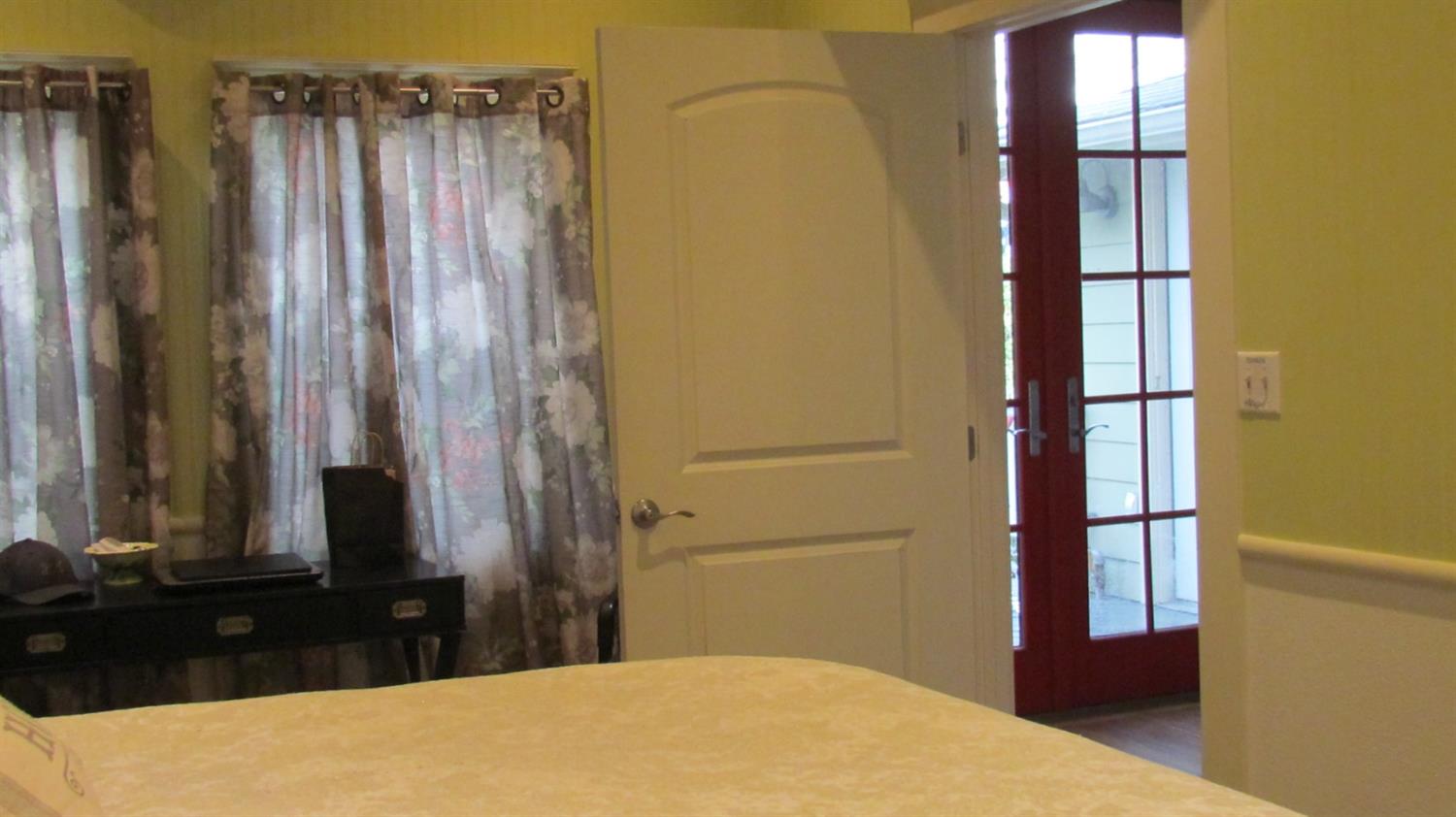 523 North Buttonwillow Avenue Reedley, CA 93654 - Photo 41 of 85 Now you enter the main master suite.....