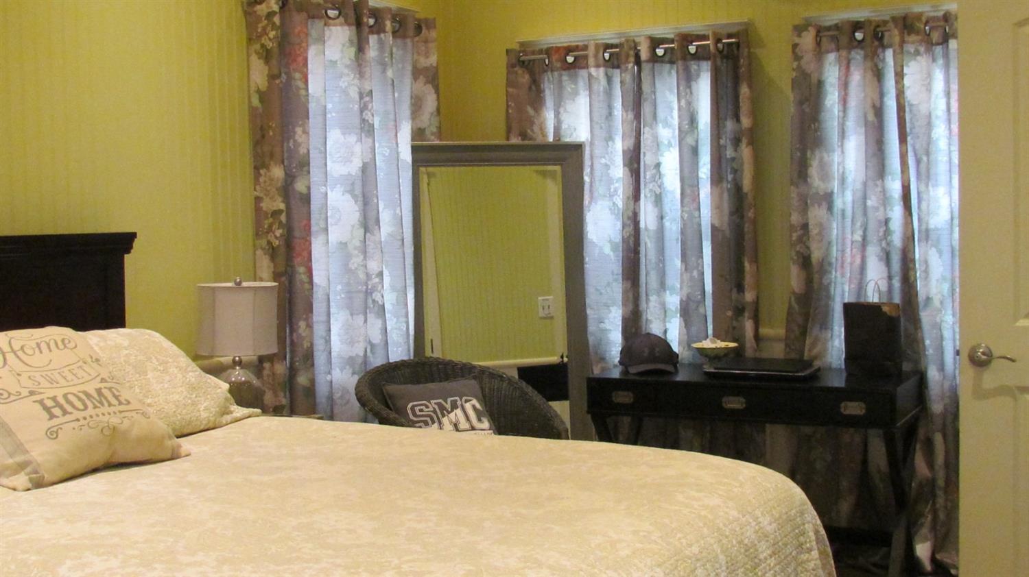 523 North Buttonwillow Avenue Reedley, CA 93654 - Photo 42 of 85 Master suite is warm & inviting with lots of space....