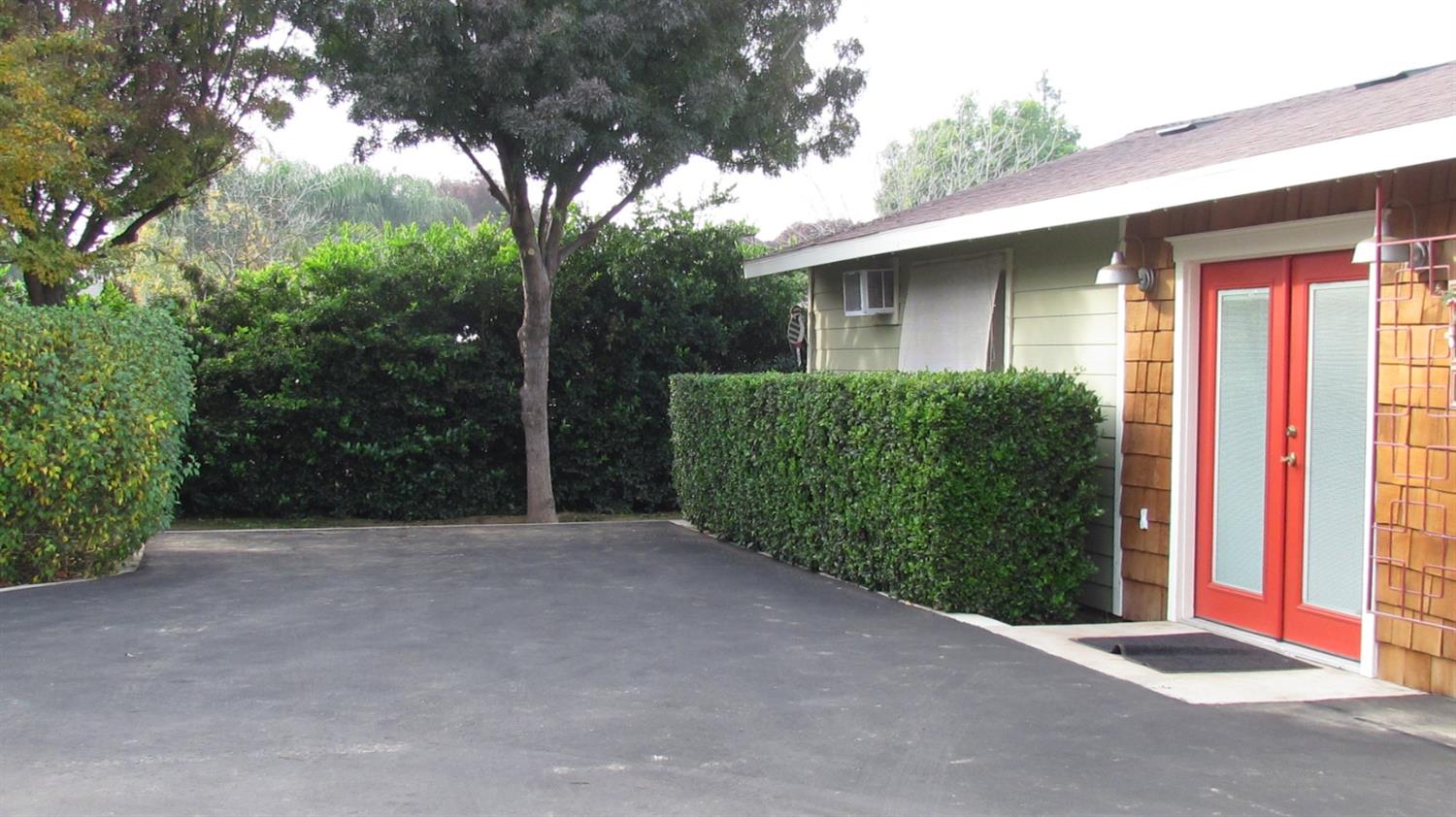 523 North Buttonwillow Avenue Reedley, CA 93654 - Photo 58 of 85 Lots of paved parking next to the guest house or mother in law suite.....