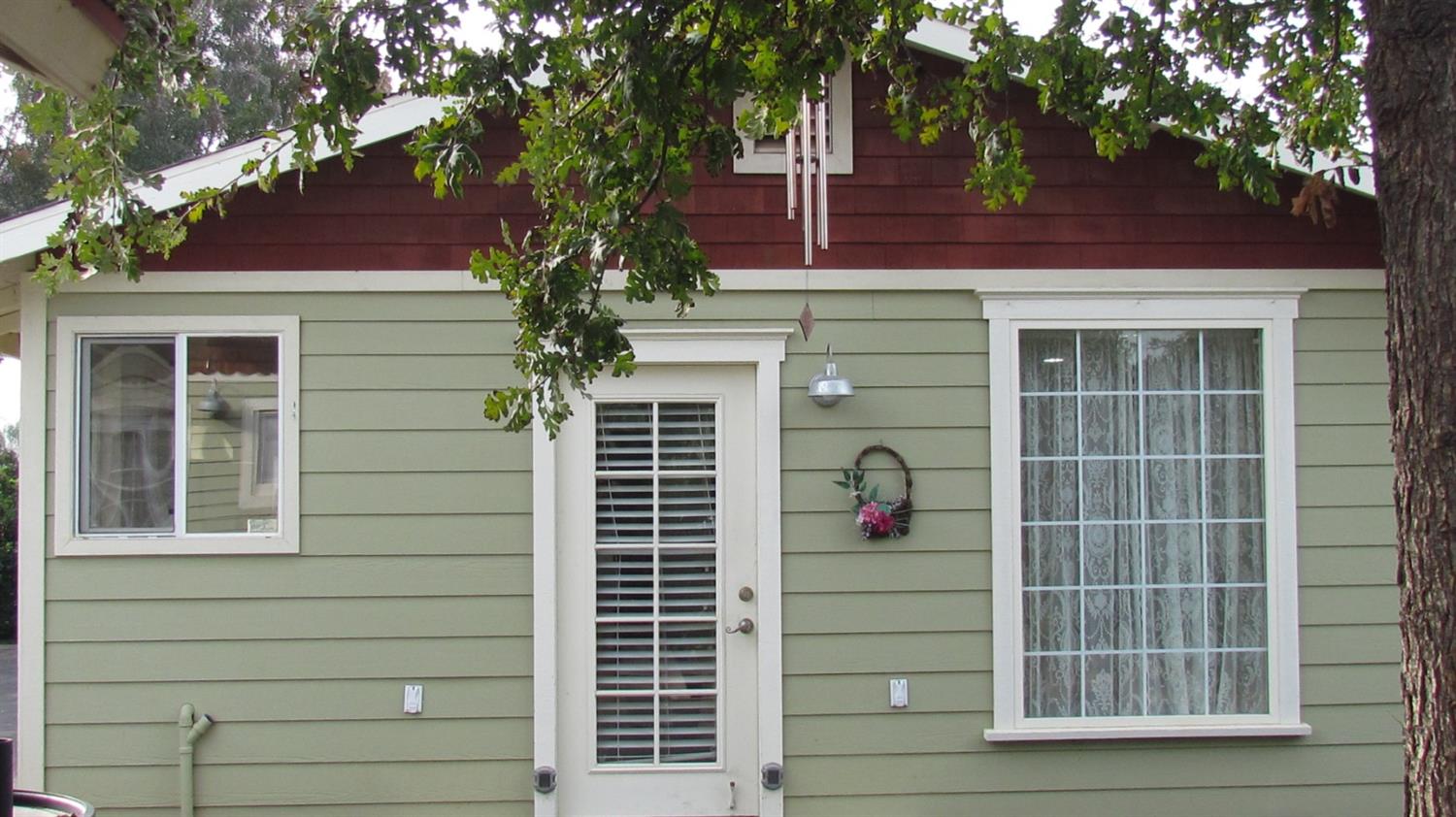523 North Buttonwillow Avenue Reedley, CA 93654 - Photo 59 of 85 Just beautiful colors & attention to detail....