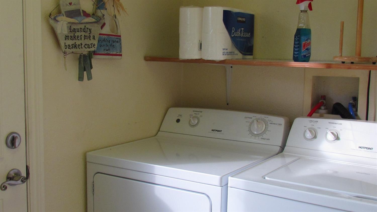 523 North Buttonwillow Avenue Reedley, CA 93654 - Photo 71 of 85 Guest cottage has a laundry area for convenience