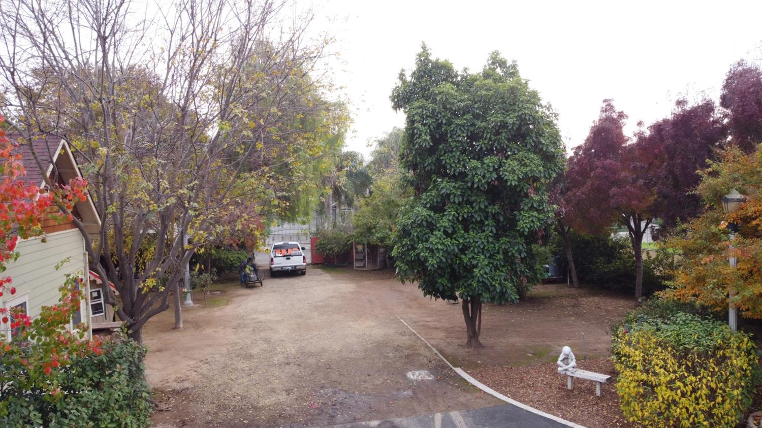523 North Buttonwillow Avenue Reedley, CA 93654 - Photo 84 of 85 So much room to relax & enjoy...