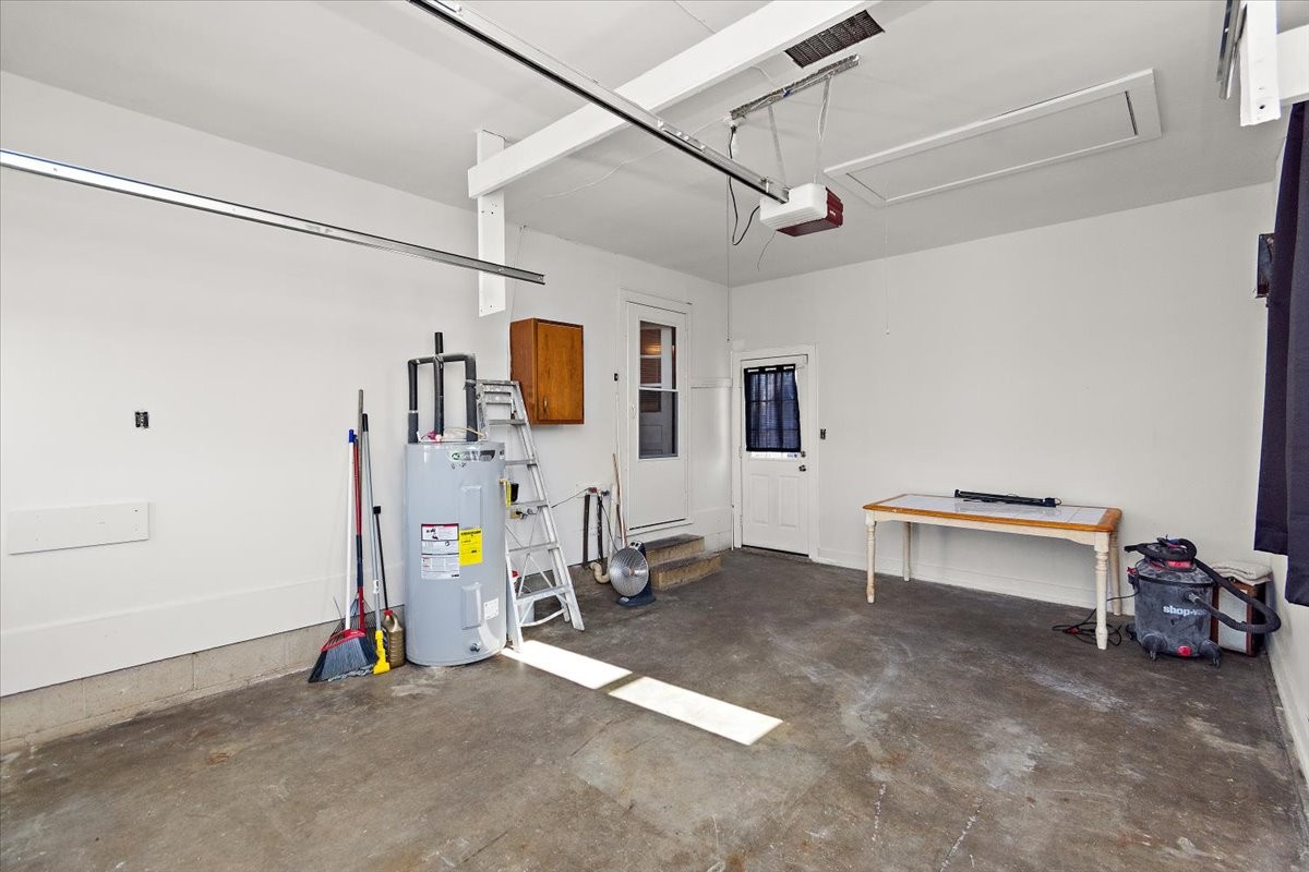 1087 Woods Ferry Road Gallatin, TN 37066 - Photo 22 of 30 a view of a room with gym equipment