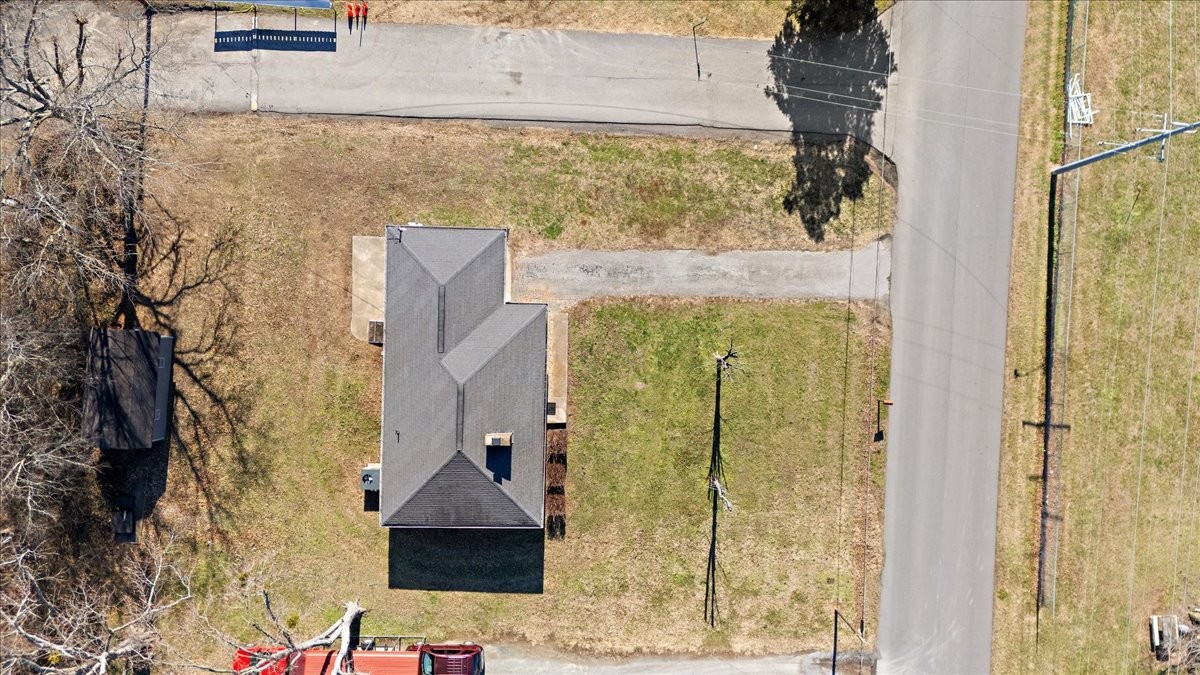 1087 Woods Ferry Road Gallatin, TN 37066 - Photo 29 of 30 a bathroom with a shower